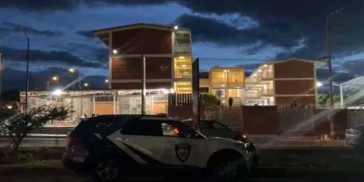 Menor ataca a sus compañeros con arma blanca en secundaria de Querétaro