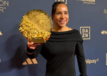 Charlyn Corral afirma que también merece reconocimiento como estrella del futbol