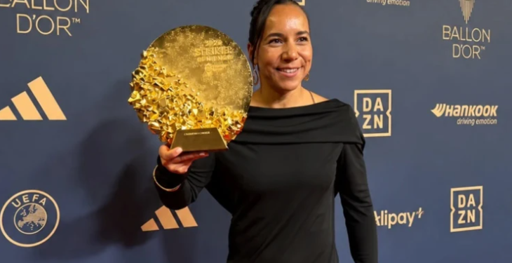 Charlyn Corral afirma que también merece reconocimiento como estrella del futbol