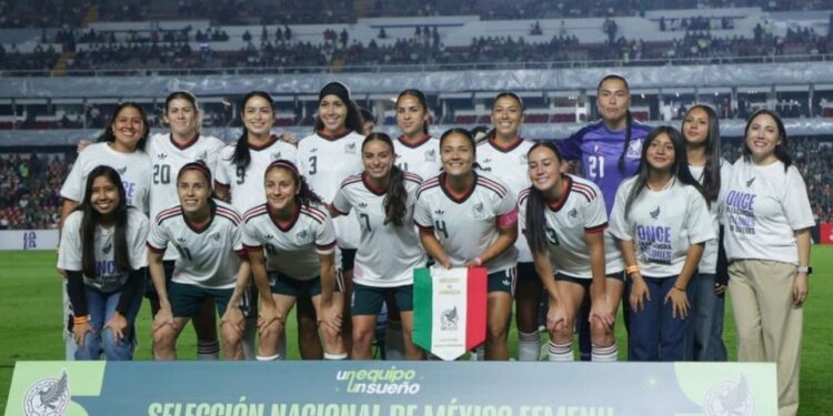 La estrategia del español Pedro López da resultado y México vence a Jamaica 3-1