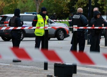 Tiroteos en las afueras de París dejan un muerto y cuatro heridos graves; investigan móvil racista